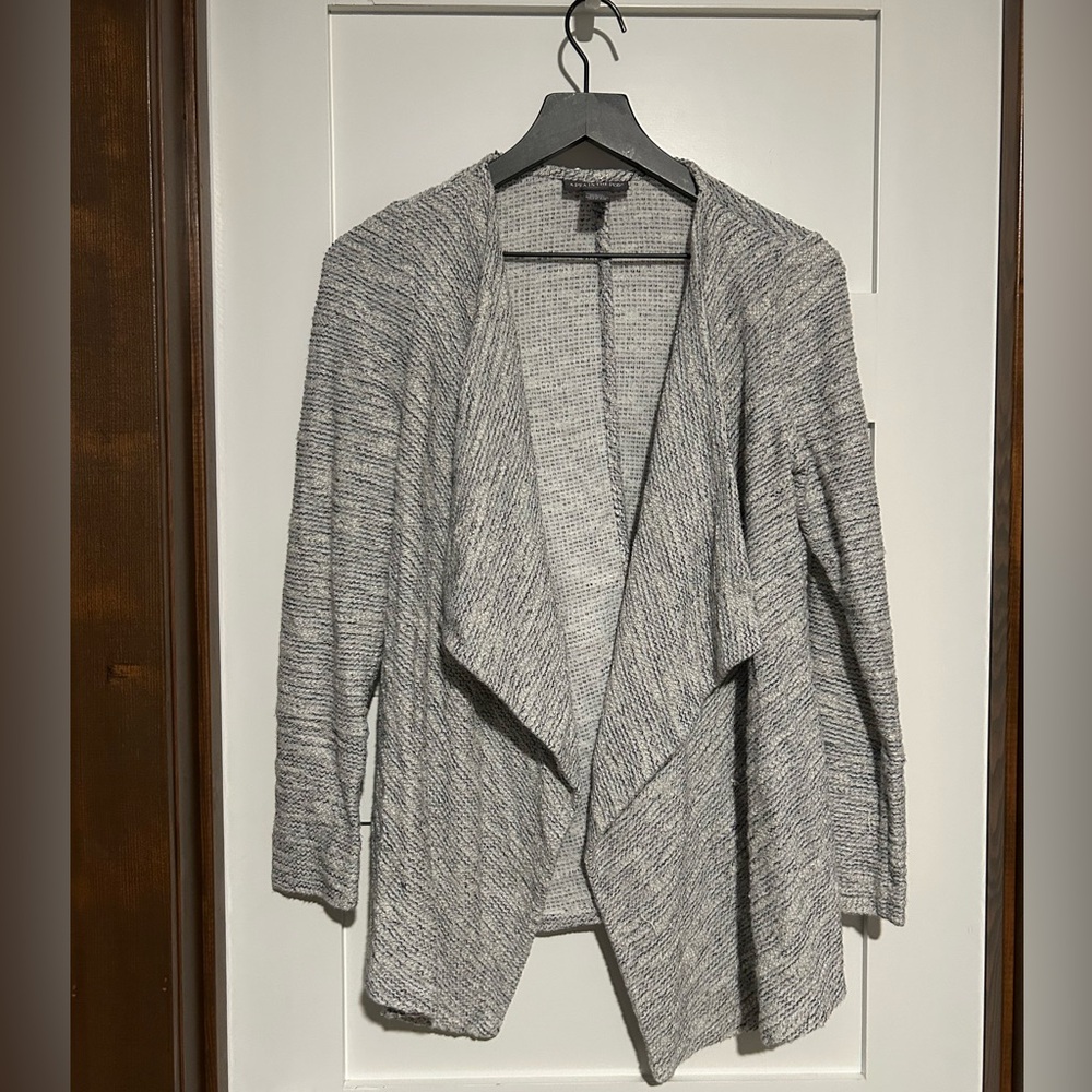 A pea in the pod gray cardigan / duster size Medium